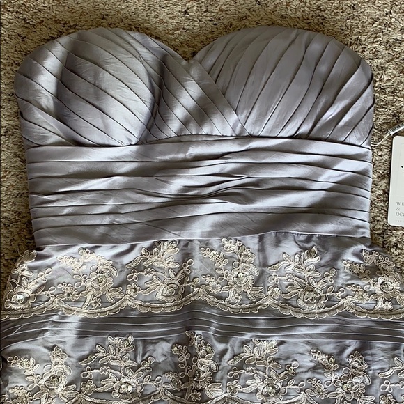 embroidered sweatheart neckline strapless wedding dress s16 - Picture 3 of 10